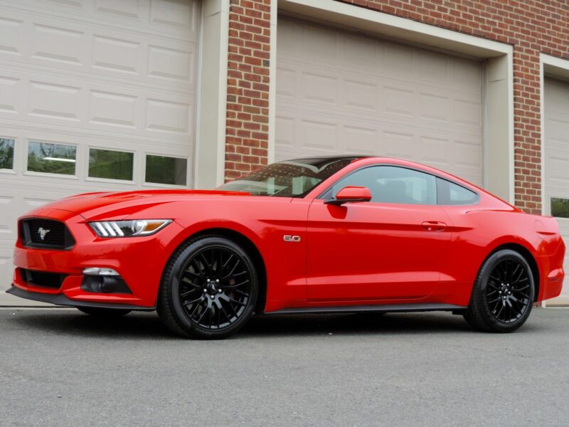 Ford Mustang GT Fastback V8