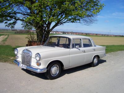 Mercedes Benz 200 Heckflosse