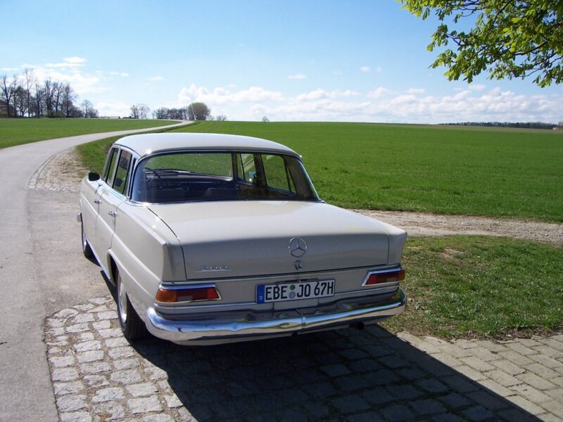 Mercedes Benz 200 Heckflosse