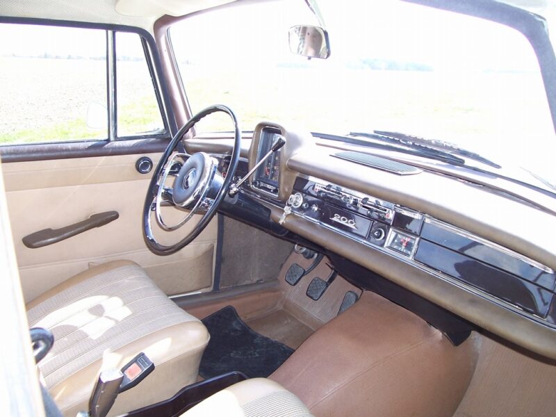 Mercedes Benz 200 Heckflosse