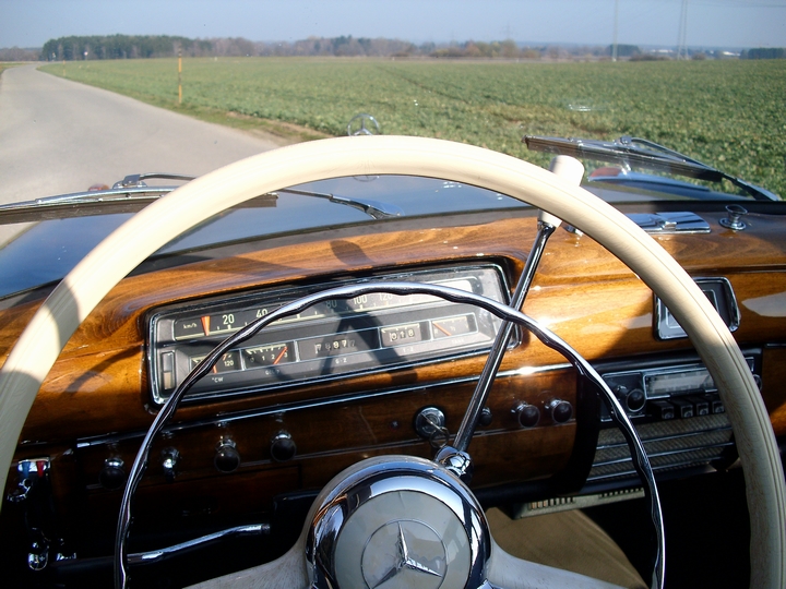 Mercedes Benz 220 S Ponton