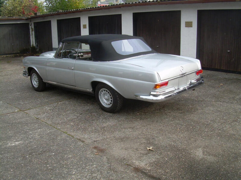 Mercedes 220 SE b Cabrio